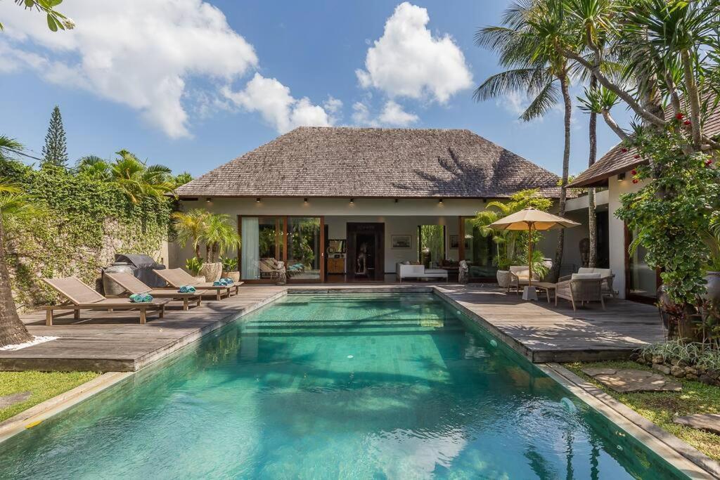 Eshara 123 In Oberoi Our 8 Bedroom With 3 Pool Close To Seminyak (Bali)