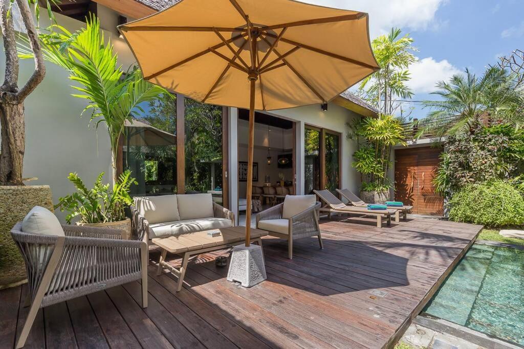 Eshara 123 In Oberoi Our 8 Bedroom With 3 Pool Close To