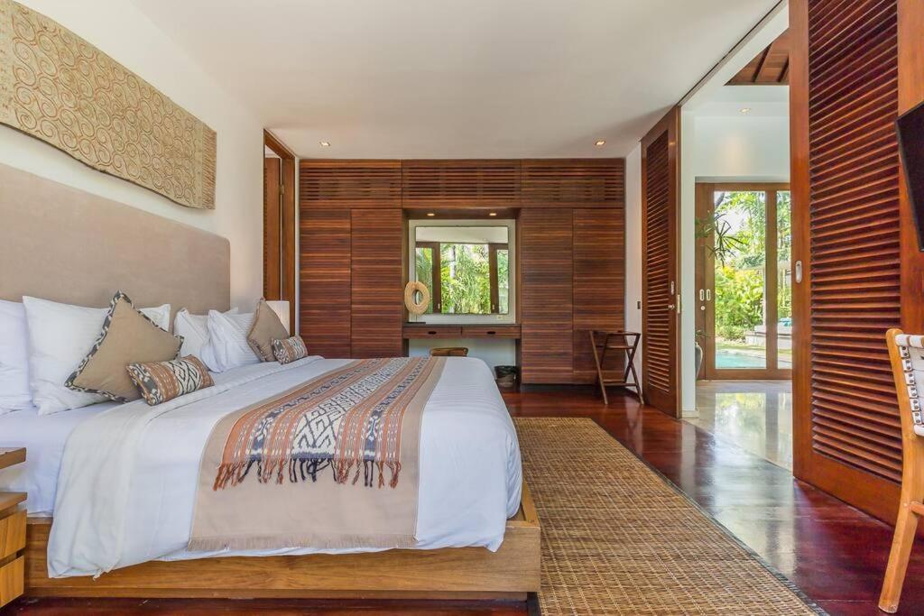 Villa Eshara 123 In Oberoi Our 8 Bedroom With 3 Pool Close To