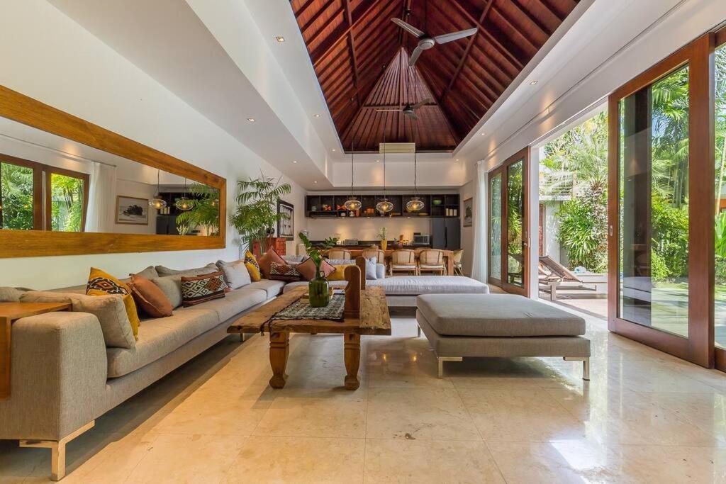 Eshara 123 In Oberoi Our 8 Bedroom With 3 Pool Close To Villa *