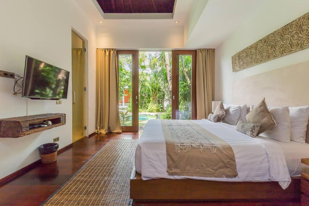 Villa Eshara 123 In Oberoi Our 8 Bedroom With 3 Pool Close To