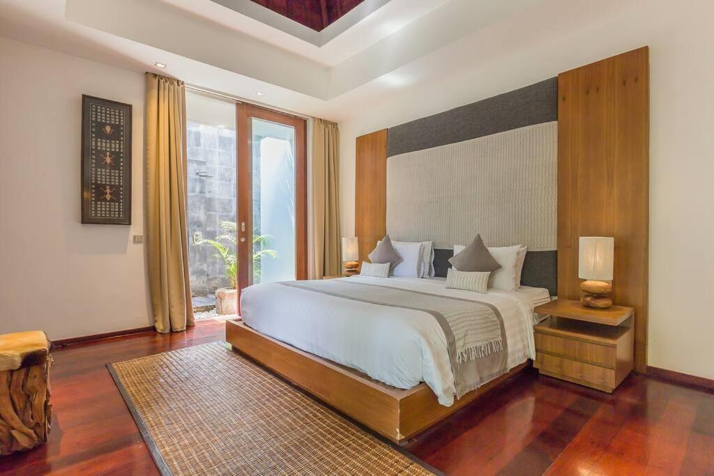 Eshara 123 In Oberoi Our 8 Bedroom With 3 Pool Close To Seminyak (Bali)