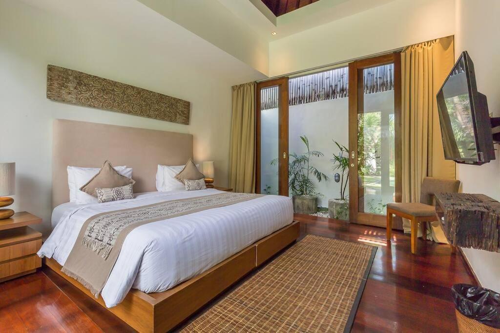 Eshara 123 In Oberoi Our 8 Bedroom With 3 Pool Close To *