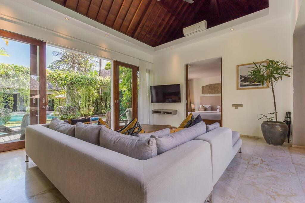 Eshara 123 In Oberoi Our 8 Bedroom With 3 Pool Close To Villa *