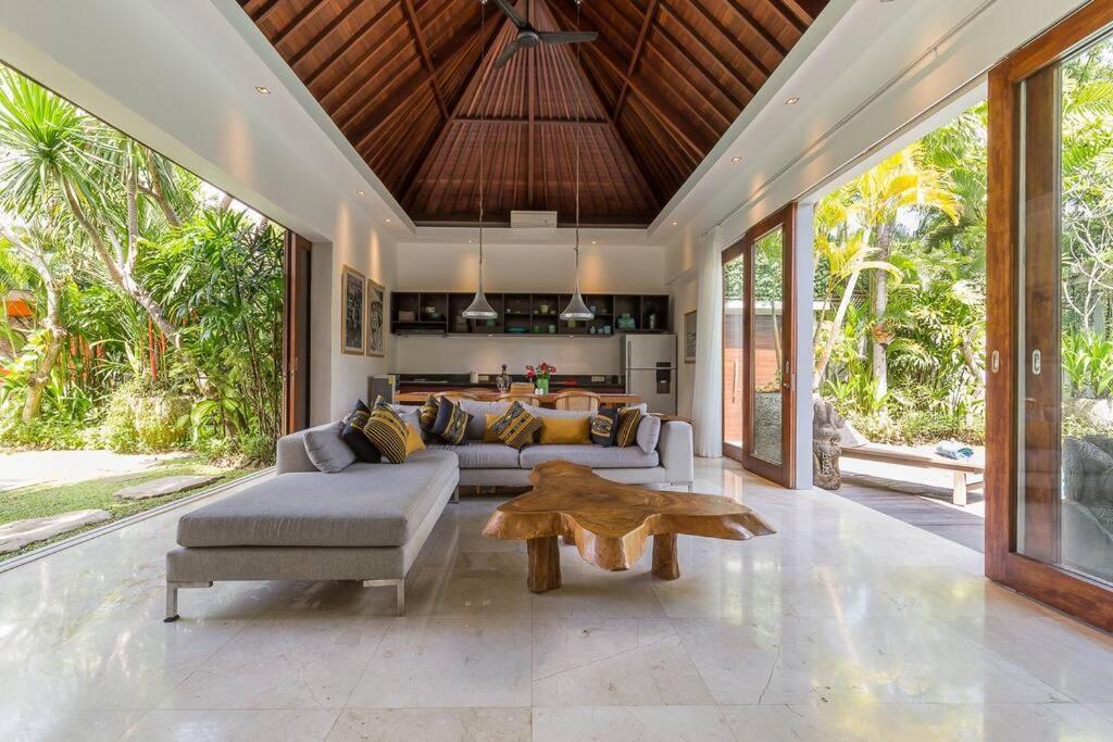 Villa Eshara 123 In Oberoi Our 8 Bedroom With 3 Pool Close To Seminyak (Bali)
